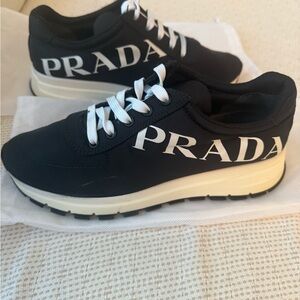 Prada sneakers used but good condition black and white